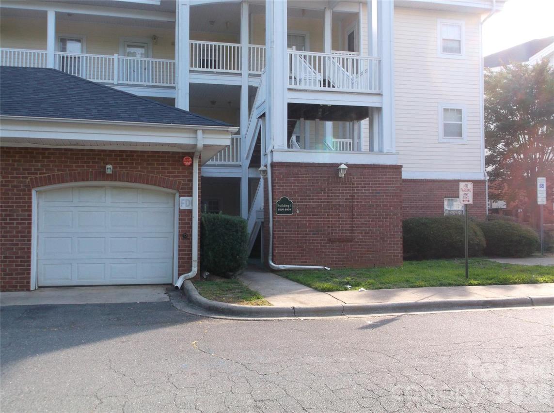 8927 Meadow Vista Rd., Charlotte, NC 28213