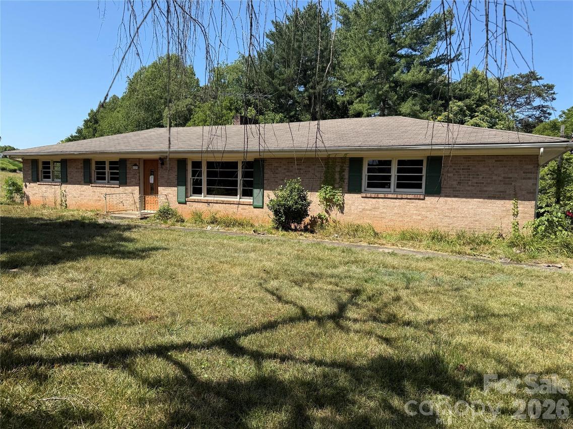649 Curtis Bridge Rd., North Wilkesboro, NC 28659