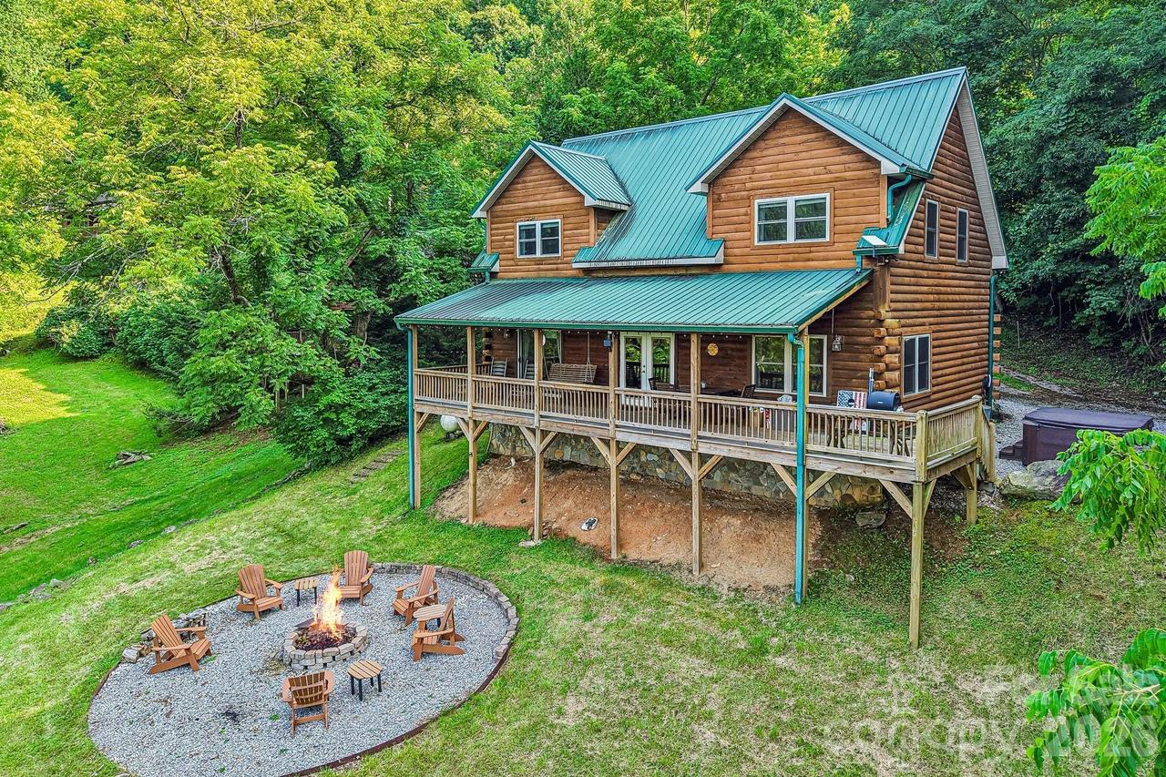 1064 Point Of View Dr., Waynesville, NC 28785