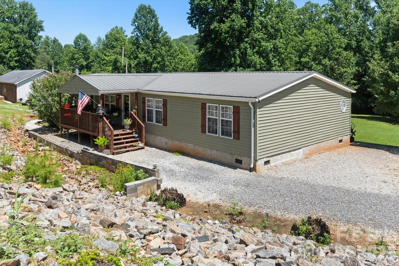 135 Basswood Dr., Nebo, NC 28761