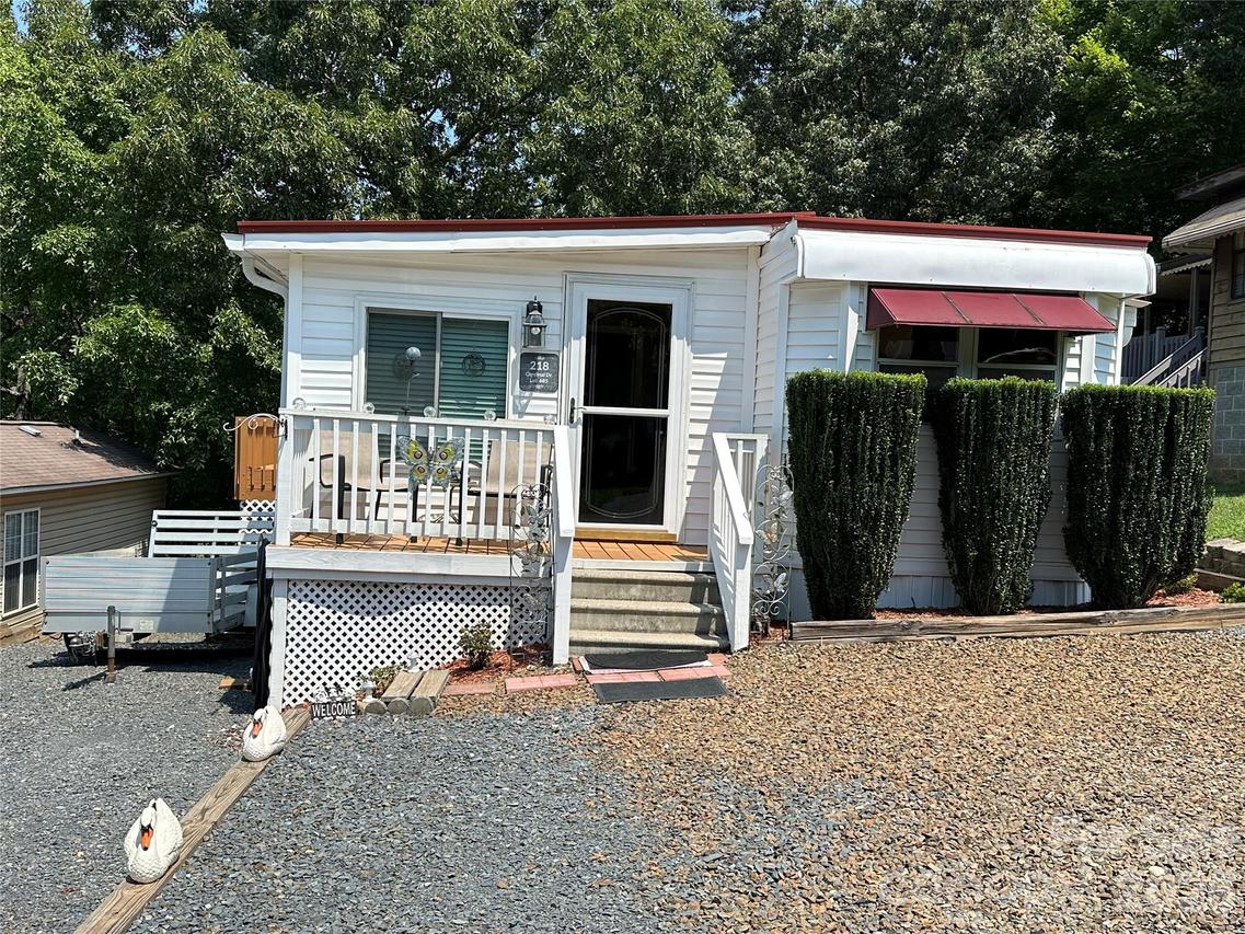 218 Cardinal Badin Shores Dr., New London, NC 28127