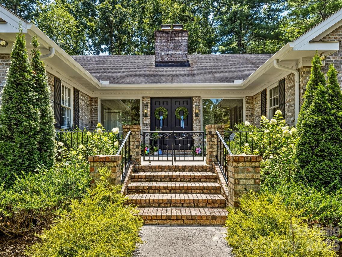4 Hemlock Rd., Asheville, NC 28803
