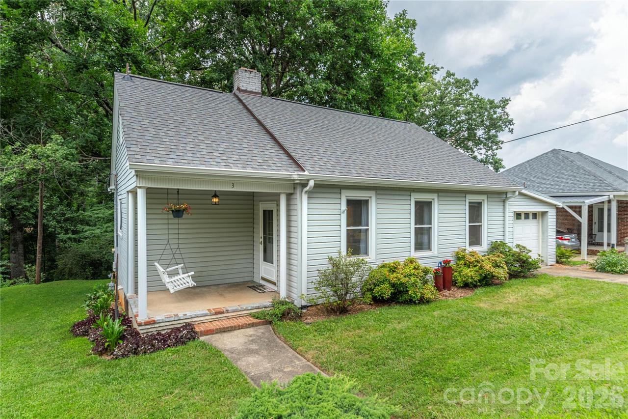 3 Enka Oak St., Candler, NC 28715