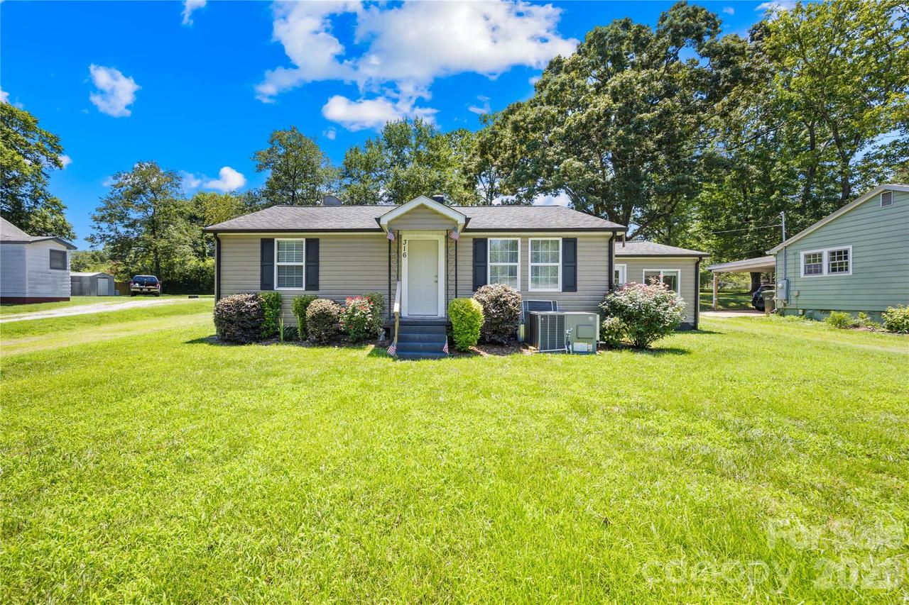 316 20th Ave., Hickory, NC 28601