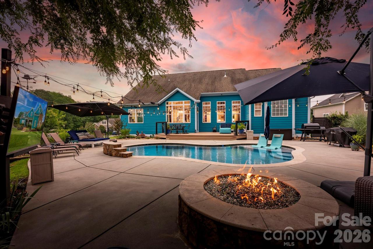 6957 Pin Oaks Dr., Denver, NC 28037