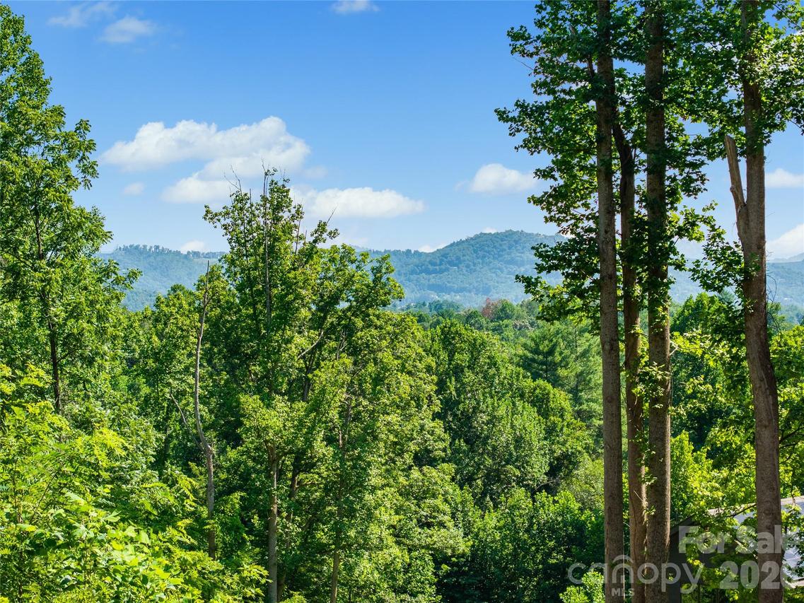 51 Wind Stone Dr., Asheville, NC 28804