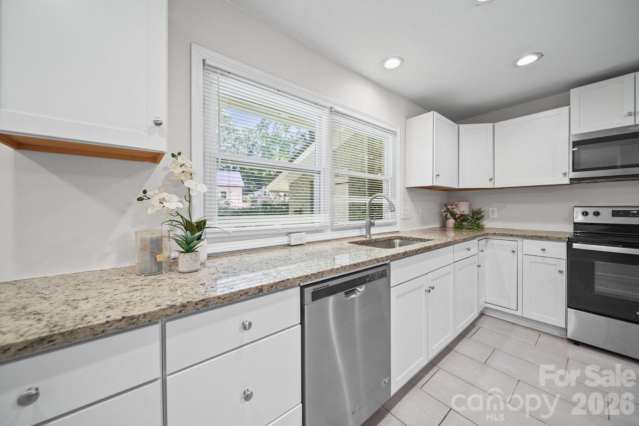4316 Mckinley Dr., Charlotte, NC 28208