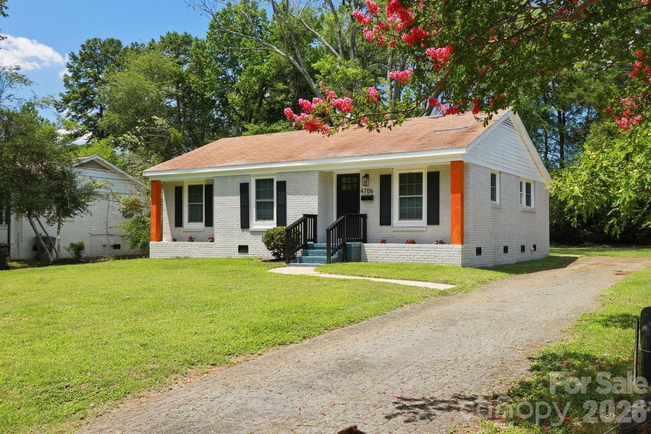 4706 Brooktree Dr., Charlotte, NC 28208