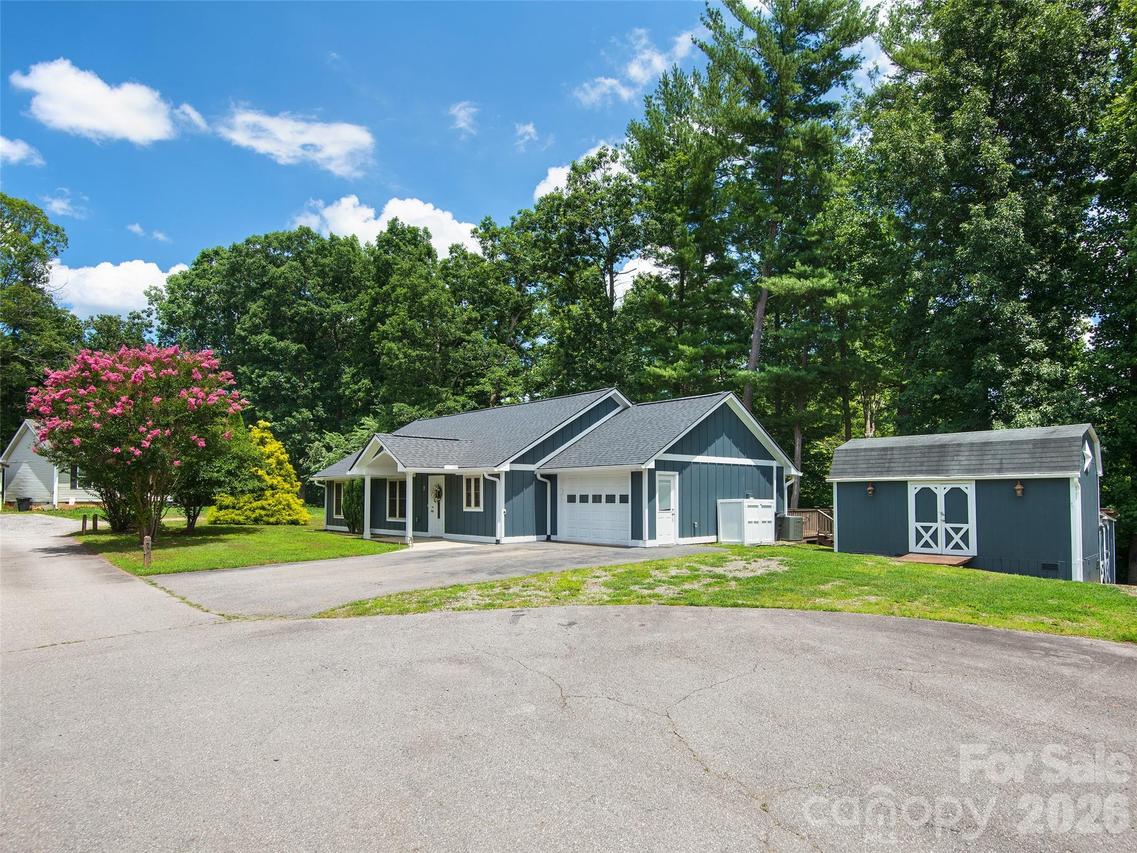 7 Mcgee Ridge Rd., Fairview, NC 28730