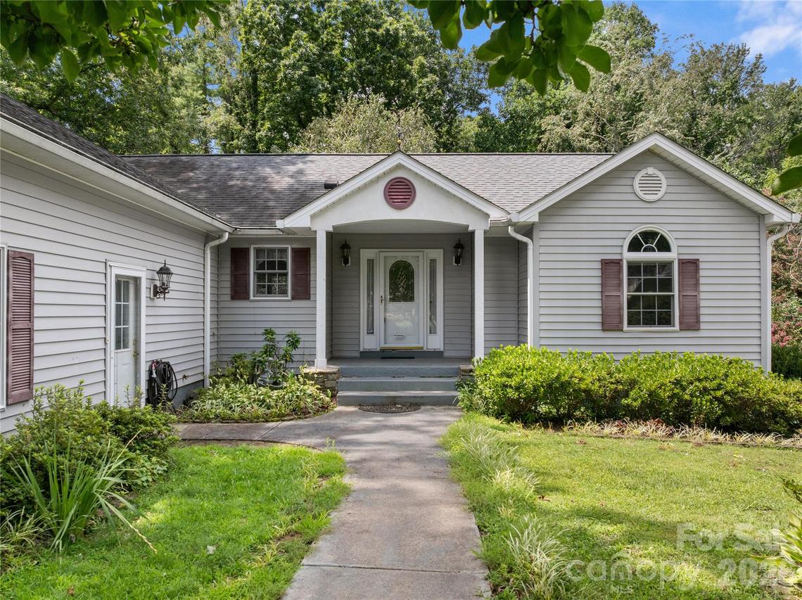 8 Keasler Rd., Asheville, NC 28805