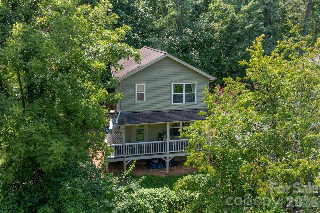 18 Old West Chapel Rd., Asheville, NC 28803