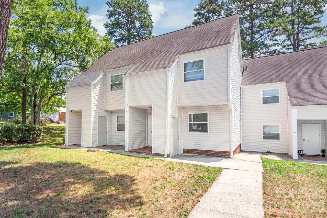 9156 Black Heath Cir. #B, Charlotte, NC 28214