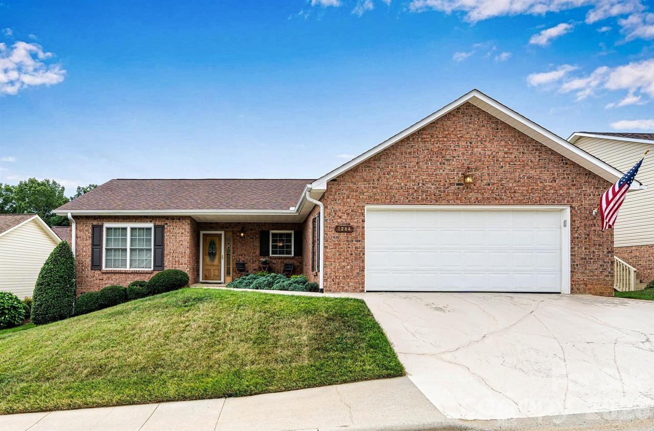1284 Wexford Village Cir. #31, Lenoir, NC 28645