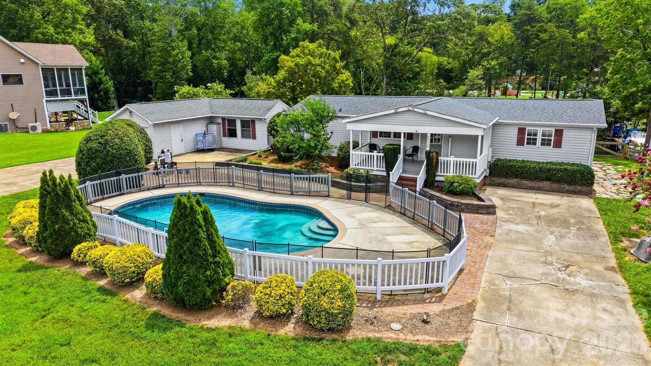4520 Lake Dr., Sherrills Ford, NC 28673