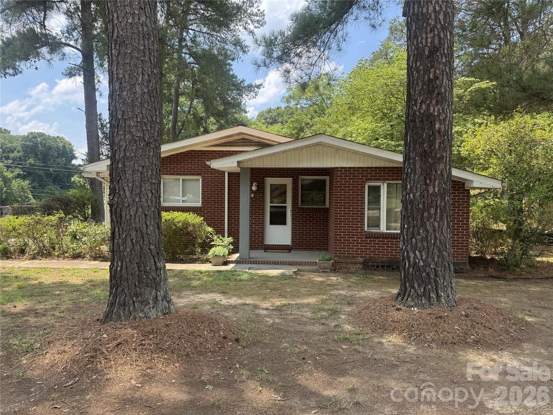 709 Sunset Dr., Salisbury, NC 28147
