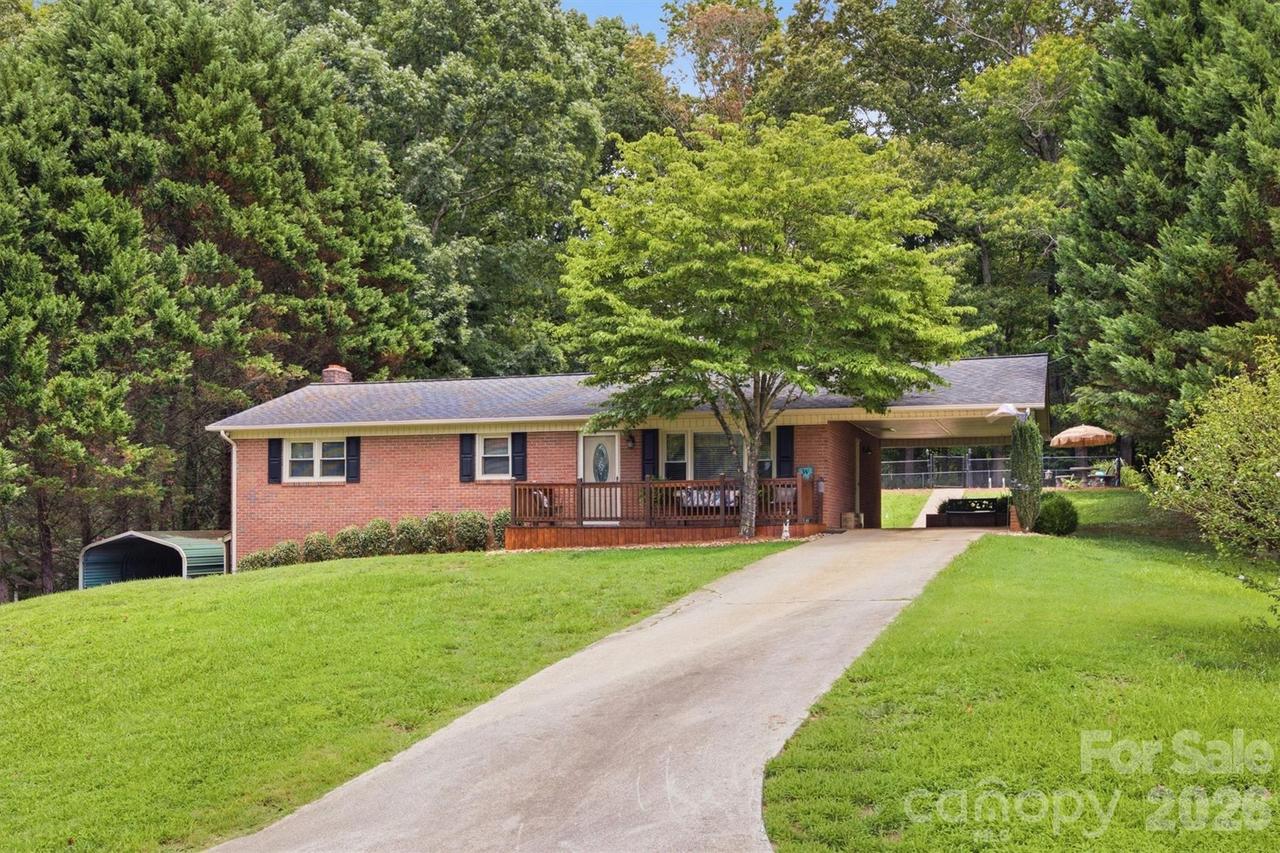 2516 Corolla Hills Dr., Lenoir, NC 28645