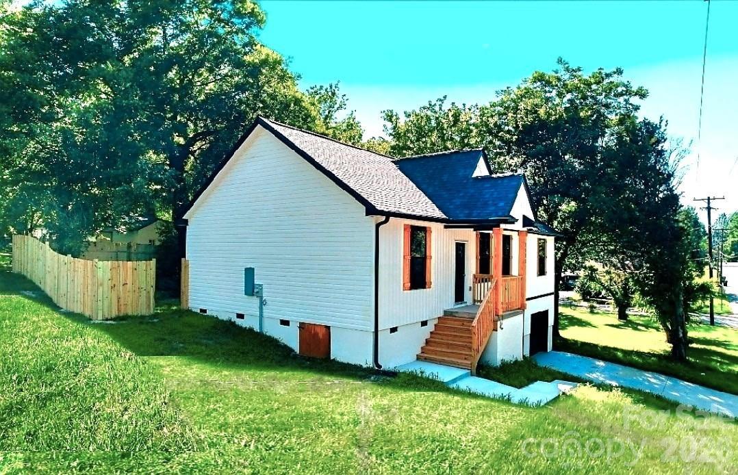 1111 W 7th Ave., Gastonia, NC 28052