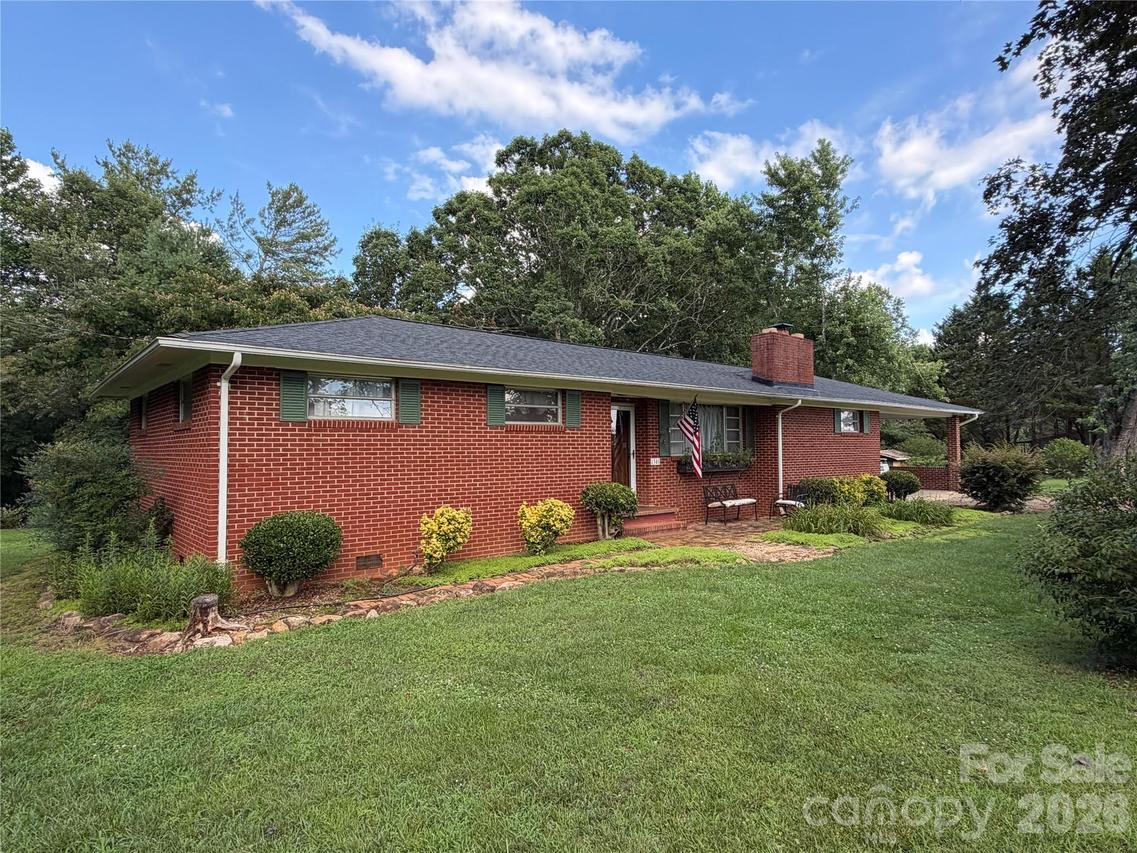 1345 Rock Hill St., Nebo, NC 28761