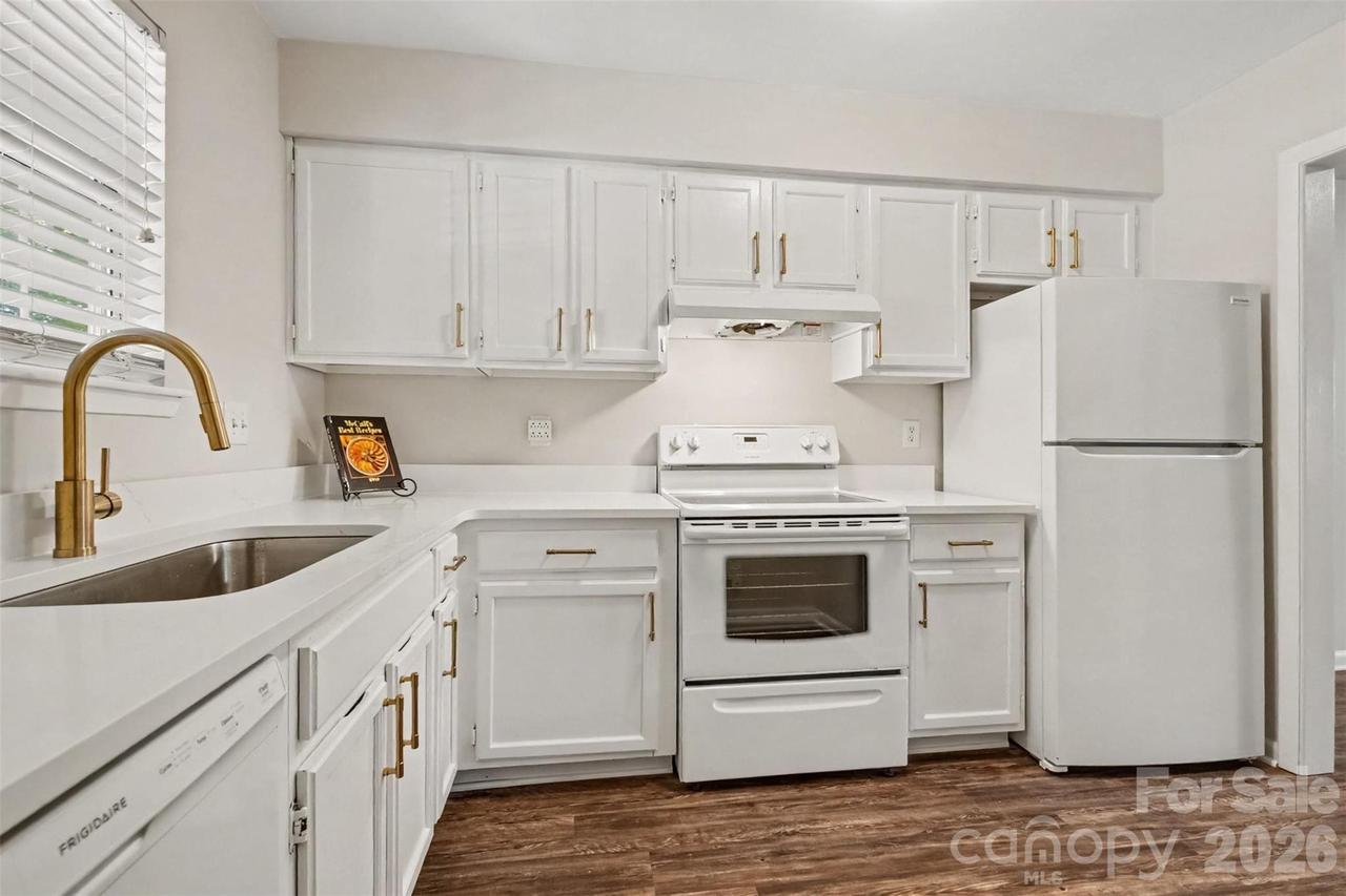 3312 Heathstead Pl., Charlotte, NC 28210