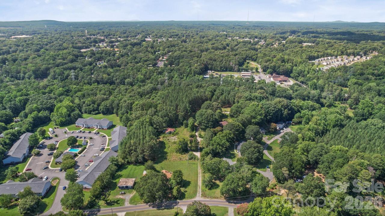 606 Robinson Clemmer Rd., Dallas, NC 28034