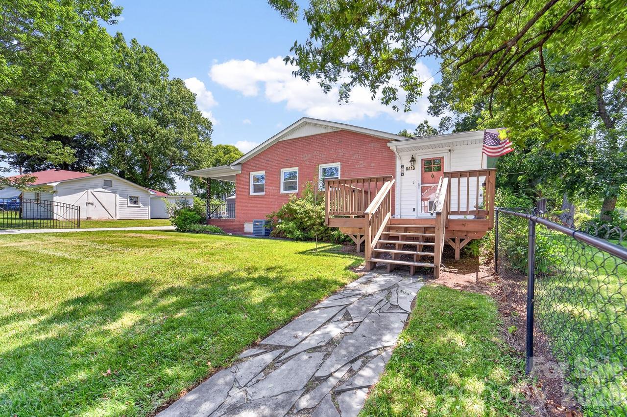 8418 Moores Chapel Rd., Charlotte, NC 28214