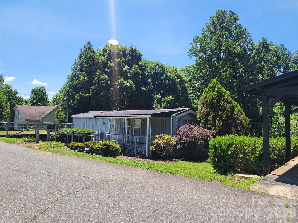 406 Shady Rest Rd., Morganton, NC 28655