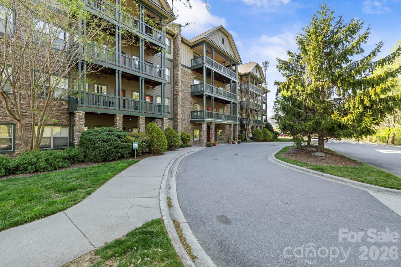 9 Kenilworth Knolls #303, Asheville, NC 28805