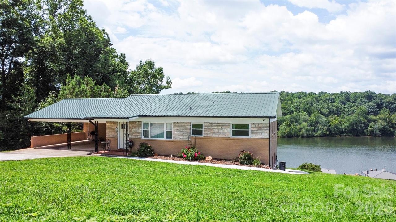 4852 Midway Sand Rd., Hickory, NC 28601