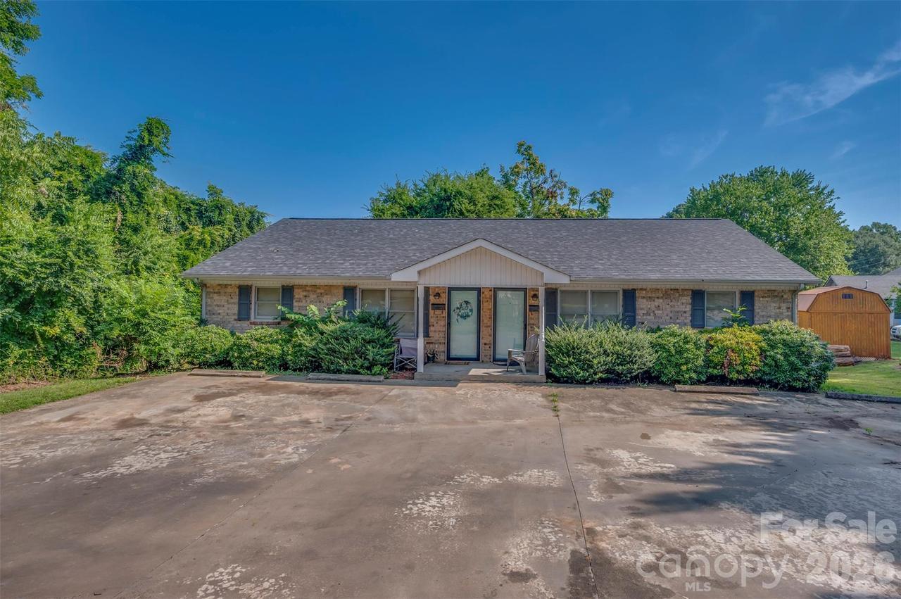 143 Big Springs Ave., Forest City, NC 28043