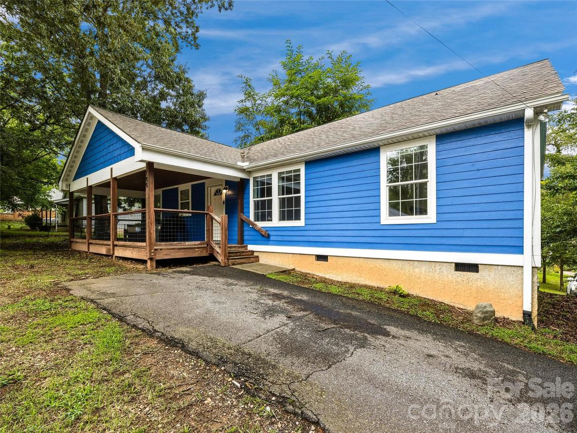 144 Hanover St., Asheville, NC 28806