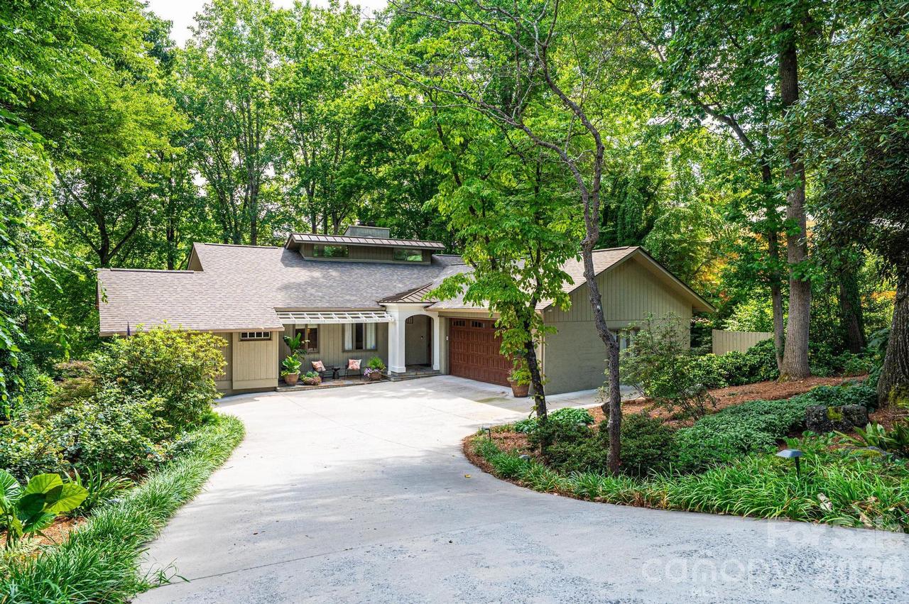 2028 10th Street Blvd., Hickory, NC 28601