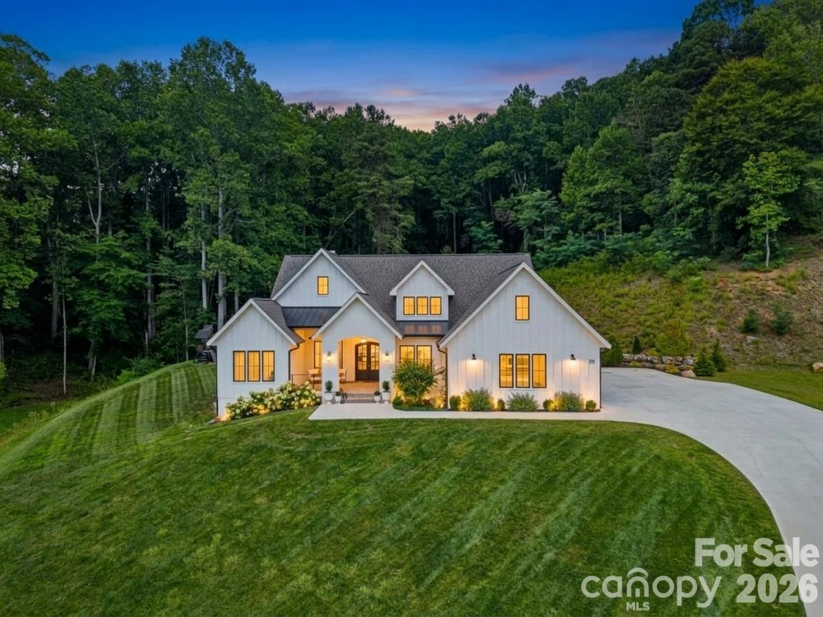 30 Bridgeway Dr., Candler, NC 28715