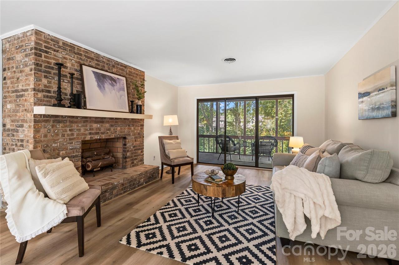 181 N Britton Creek Ct., Hendersonville, NC 28789