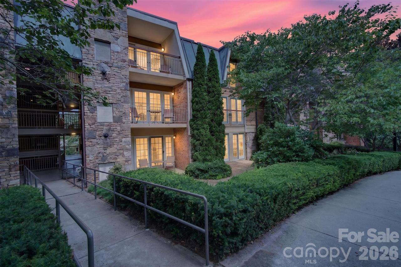 325 Bowling Park Rd., Asheville, NC 28803