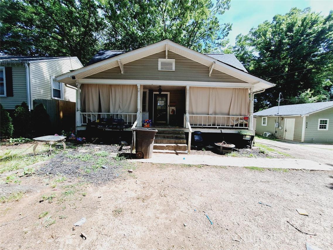 632 Wood St., Statesville, NC 28677