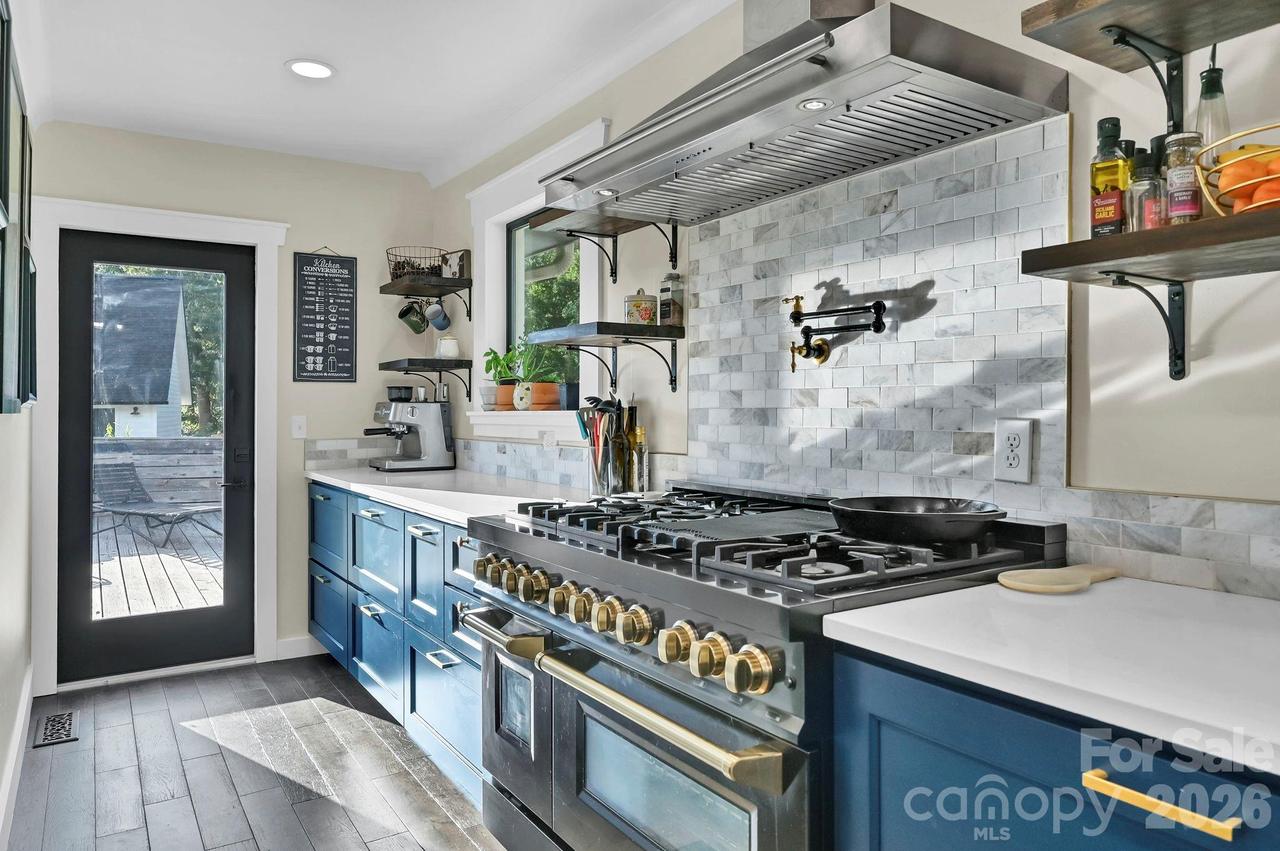 33 Souther Rd., Hendersonville, NC 28732