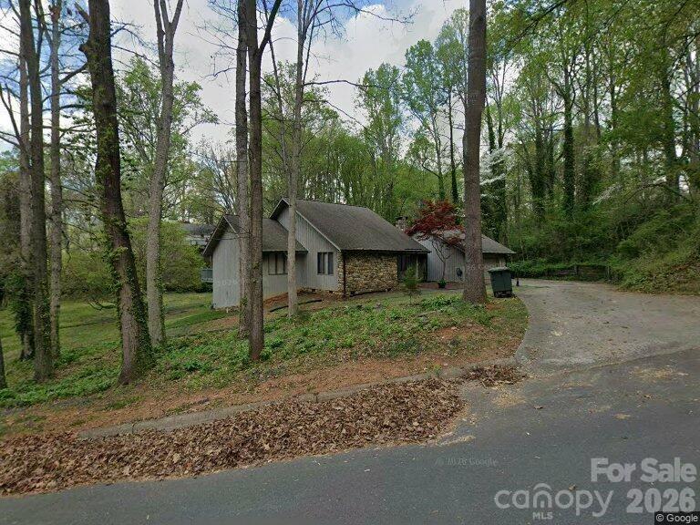 216 Brentwood Cir., Newton, NC 28658