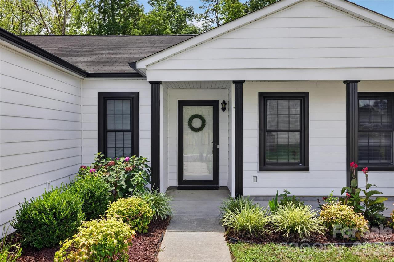 10957 Dry Stone Dr., Huntersville, NC 28078