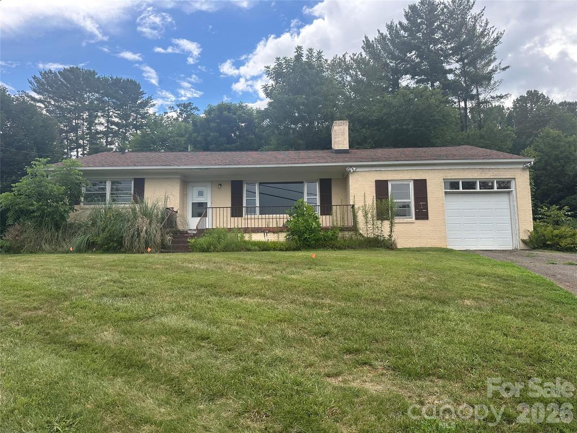 610 Enka Lake Rd., Candler, NC 28715