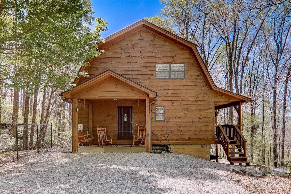 157 Shady Rock Ln., Swannanoa, NC 28778
