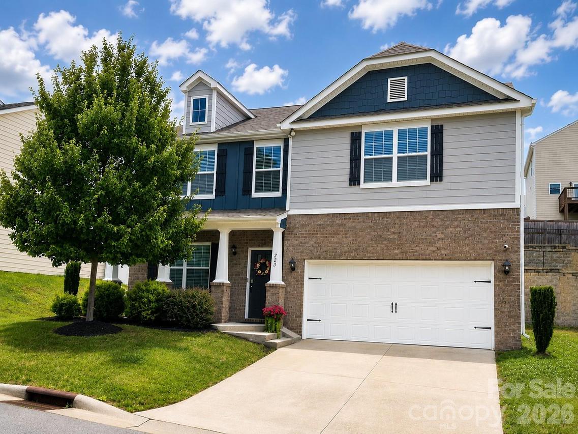 223 Marathon Ln., Candler, NC 28715