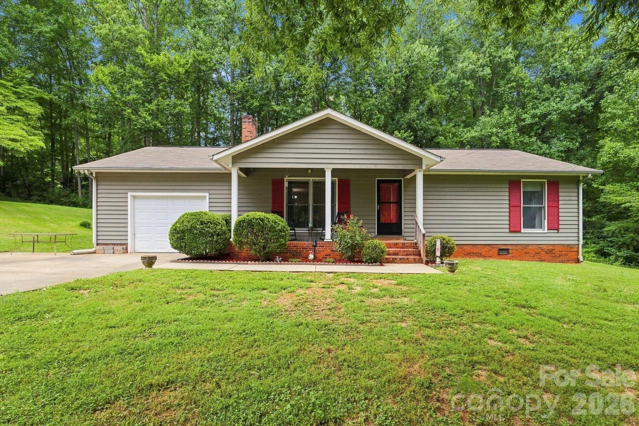 213 Hamilton Rd., Troutman, NC 28166