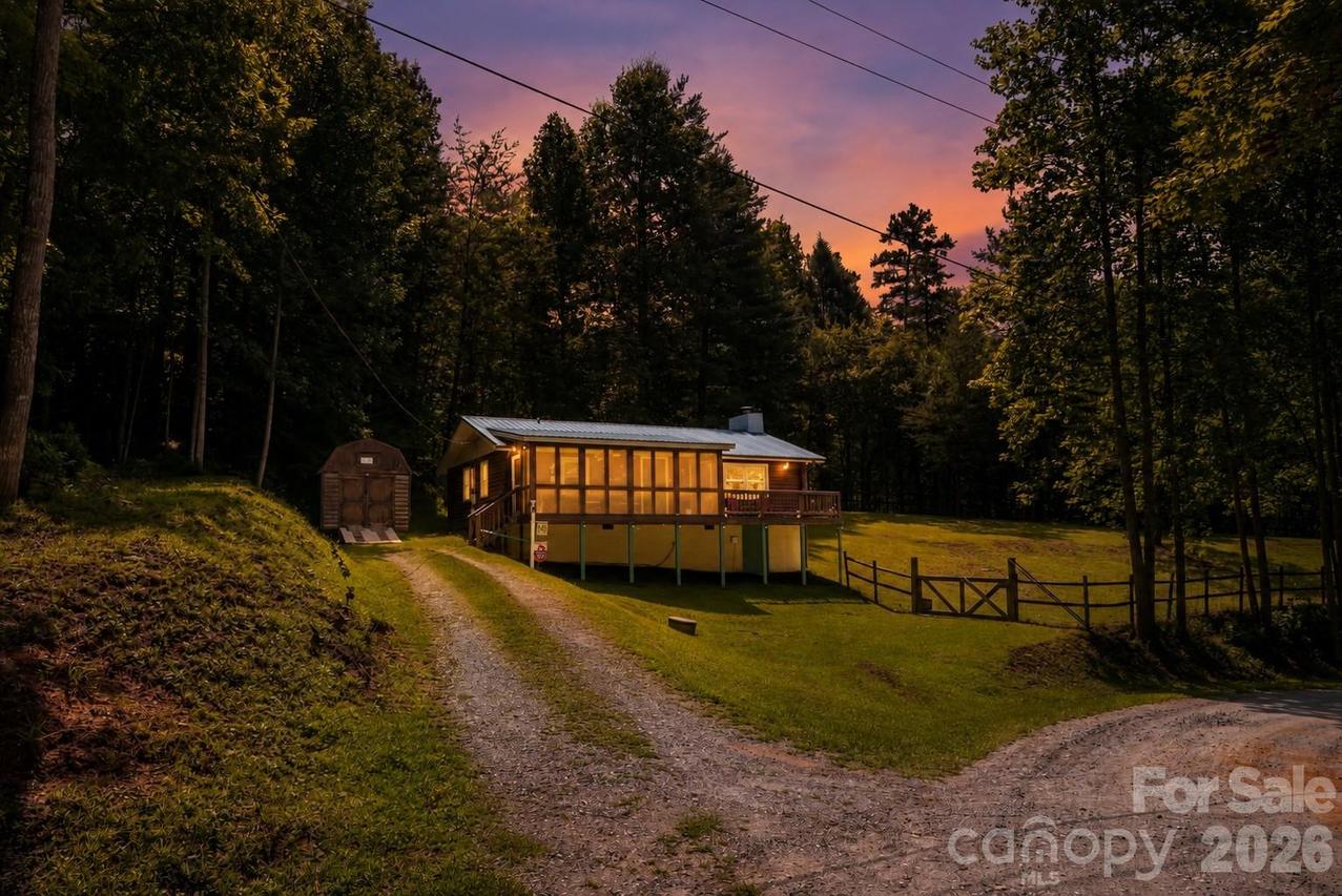 245 Mallard Rd., Lake Lure, NC 28746