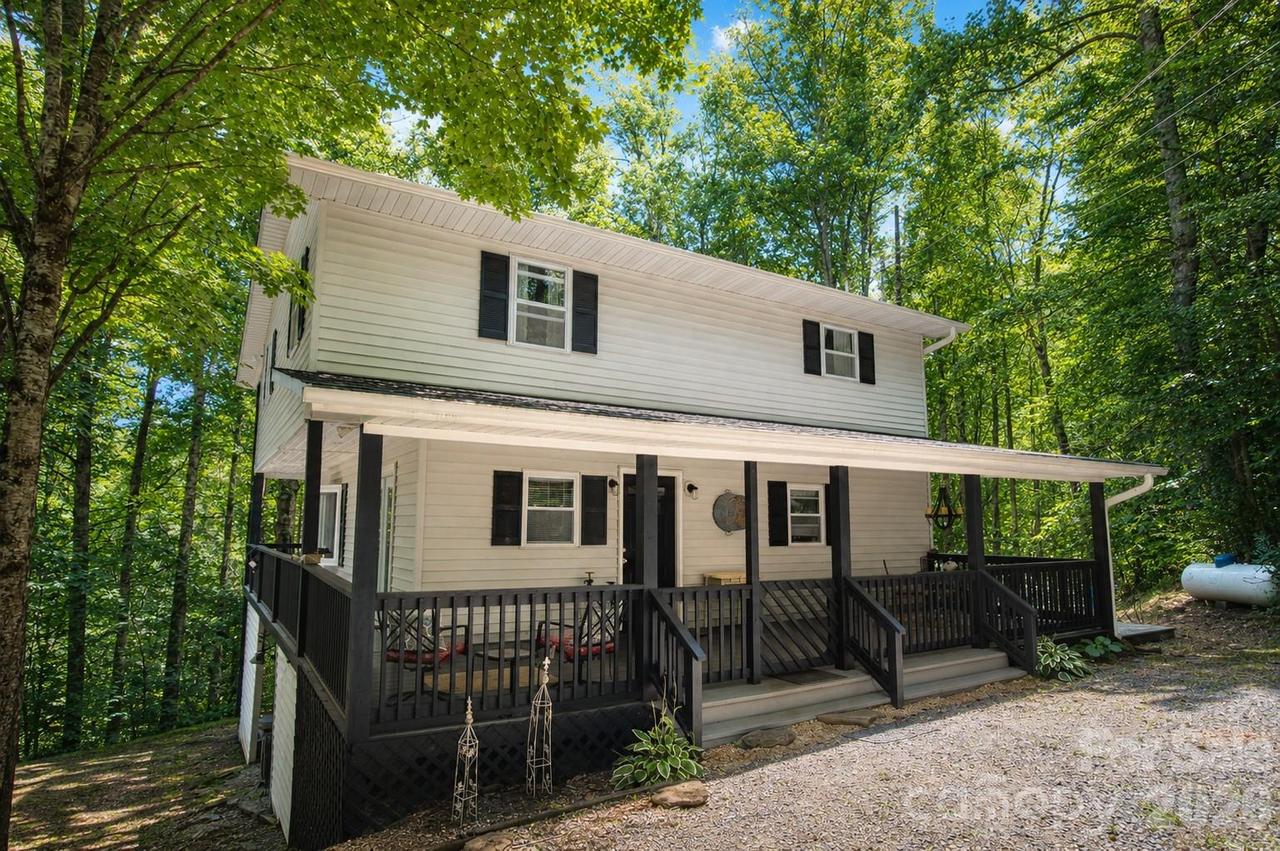 47 Caribou Ln., Burnsville, NC 28714