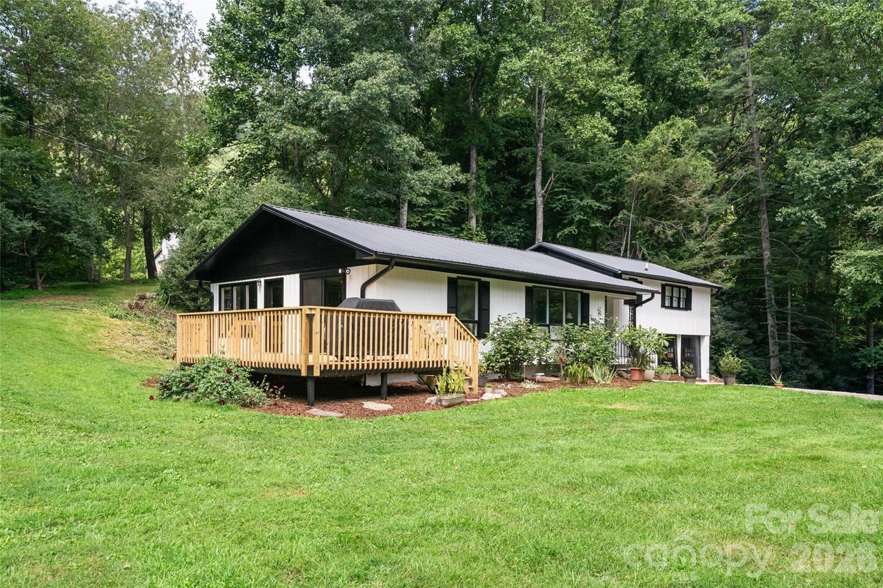 360 Pinners Cove Rd., Asheville, NC 28803