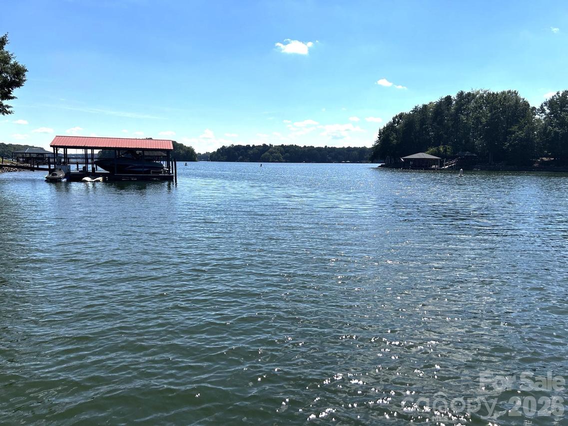 529 Catspaw Rd., Statesville, NC 28677