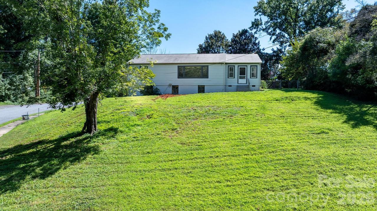 101 Harris Dr. #8, Morganton, NC 28655