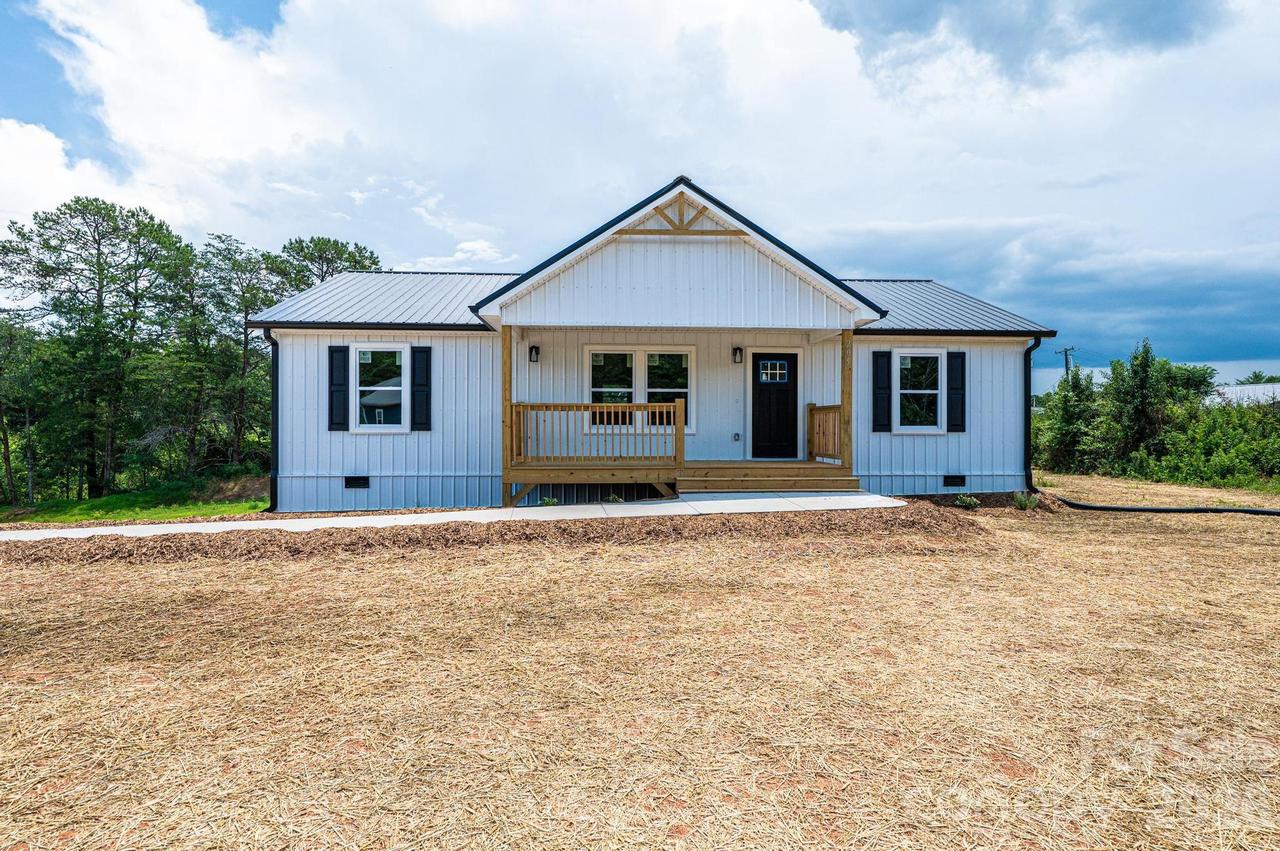 112 Dove St., Lenoir, NC 28645