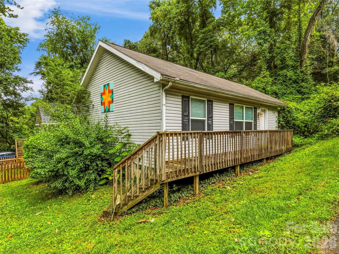 214 Short Michigan Ave., Asheville, NC 28806