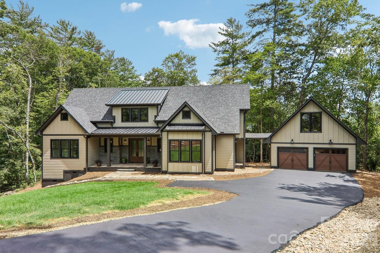 318 Mountain Home Tr., Brevard, NC 28712